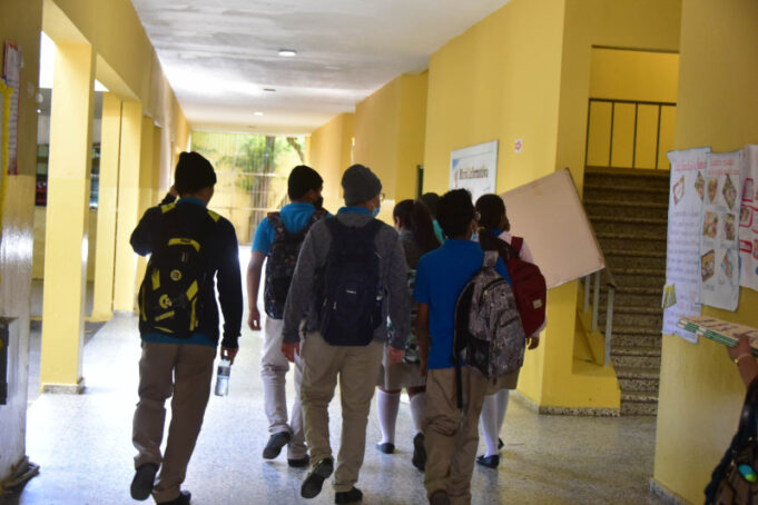 Vyolans nan Santo-Domingo : gang antre nan plizyè lekòl, minis enteryè dominiken mande ankèt