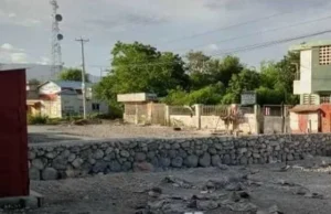 Lapolis kraze miray gang ‘400 mawozo’ t ap konstwi sou wout Kwadèboukè a