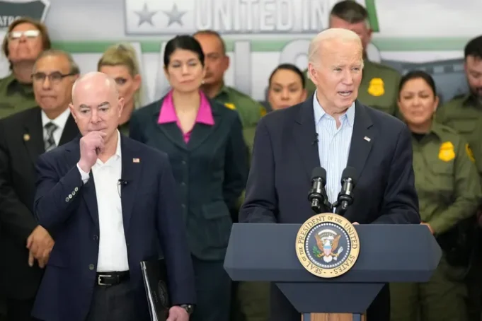 Etazini pap pwolonje estati legal pou moun pwogram Biden yo