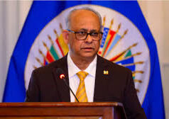 Albert Ramdin, premye lidè nan Karayib la ki vin sekretè jeneral OEA