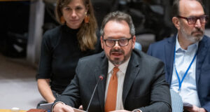 Ayiti anba men gang : chèf Nasyonzini an delege yon diplomat kriz